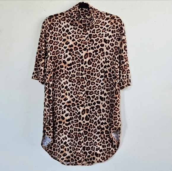 TORRID ANIMAL PRINT TURTLE NECK TUNIC WOMEN'S PLUS SIZE 1 - Picture 1 of 2